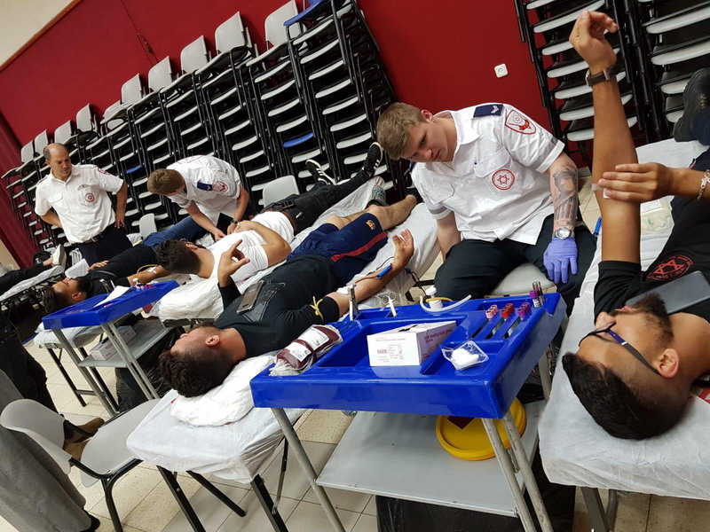 תורמים דם לזכרו של ד"ר תאאר חליל