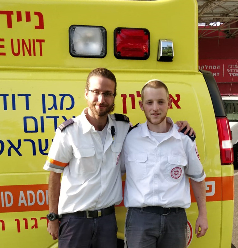 דביר שנרב חוזר לאמבולנס של מד"א כחובש
