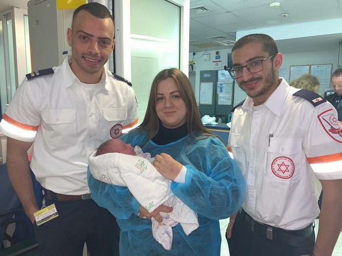 שירן ובנה התינוק ניצלו בזכות הפראמדיקים של מד"א