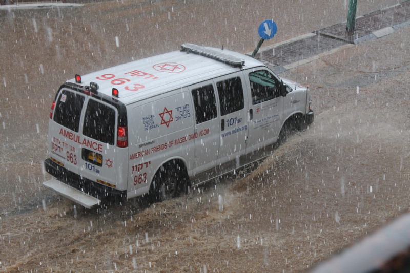Over Shabbat MDA teams provided medical treatment to 11 victims of the severe weather conditions. 2 were rescued in critical condition from an elevator in a building in Tel Aviv and were pronounced deceased at the hospital