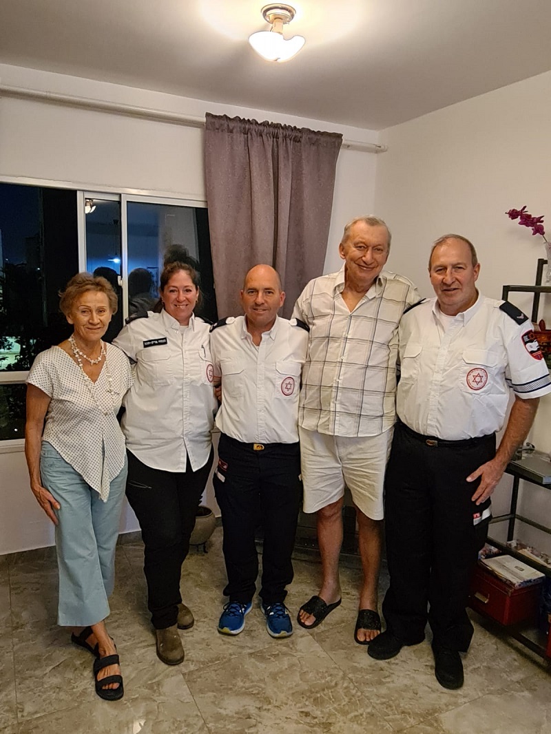 צוות מד"א הציל את חייו של אלכס - והוזמן לביתו למפגש מרגש