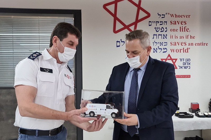 שר הבריאות, ניצן הורוביץ בביקור במוקד הלאומי של מגן דוד אדום: