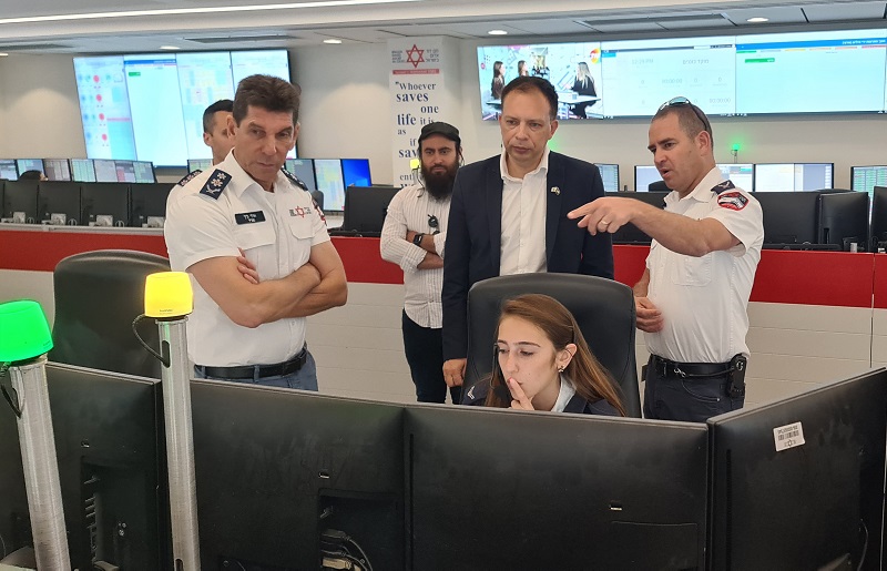 ח"כ ולדימיר בליאק, ביקר במוקד הלאומי של מד"א