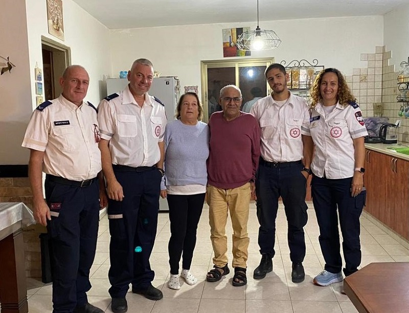 החובש מהמשך הרחוב שהציל חיים