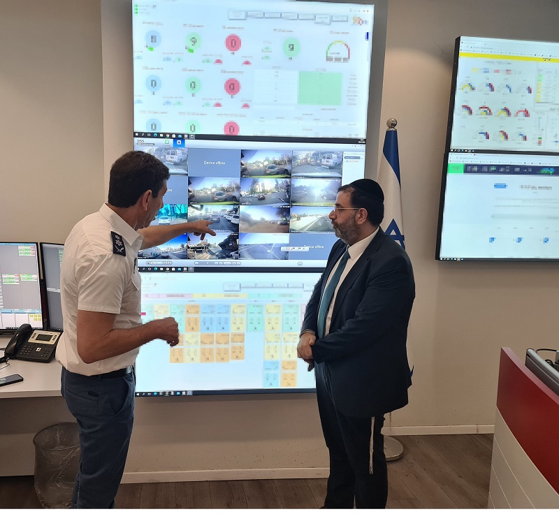 חבר ועדת חוקה, כלכלה ופנים מבקר במד"א
