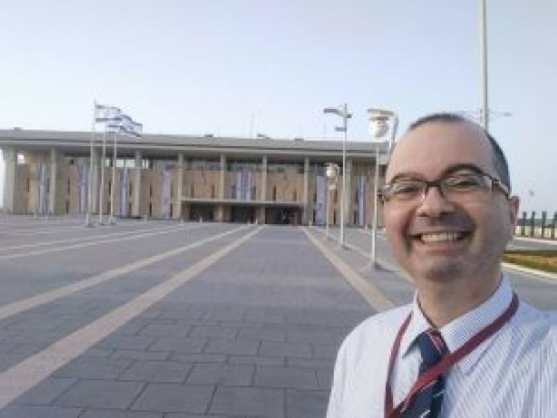 לו רק היה דפיברילטור לידו...
