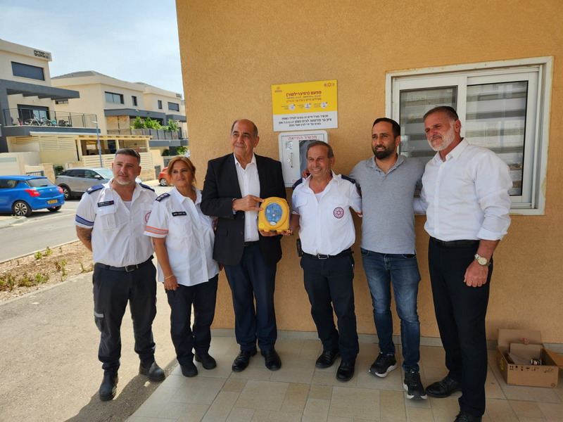 דפיברילטורים הוצבו מחוץ לבתי כנסת במועצה המקומית שלומי