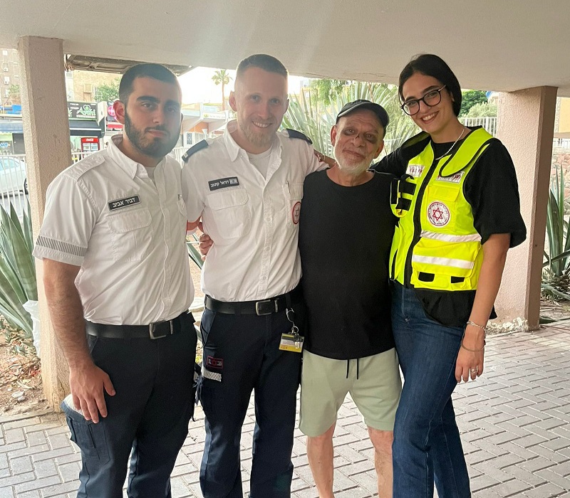 התמוטט ברחוב וניצל בזכות החייאה ומכשיר דפיברילטור