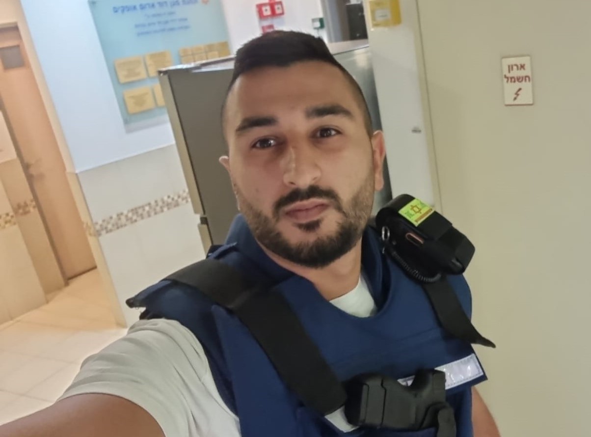 חובש מד"א דחה את חתונתו כדי להמשיך להציל חיים