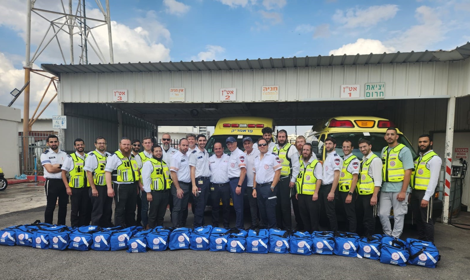 תרומה מארה"ב: 500 ערכות החייאה וציוד חבישה מציל חיים