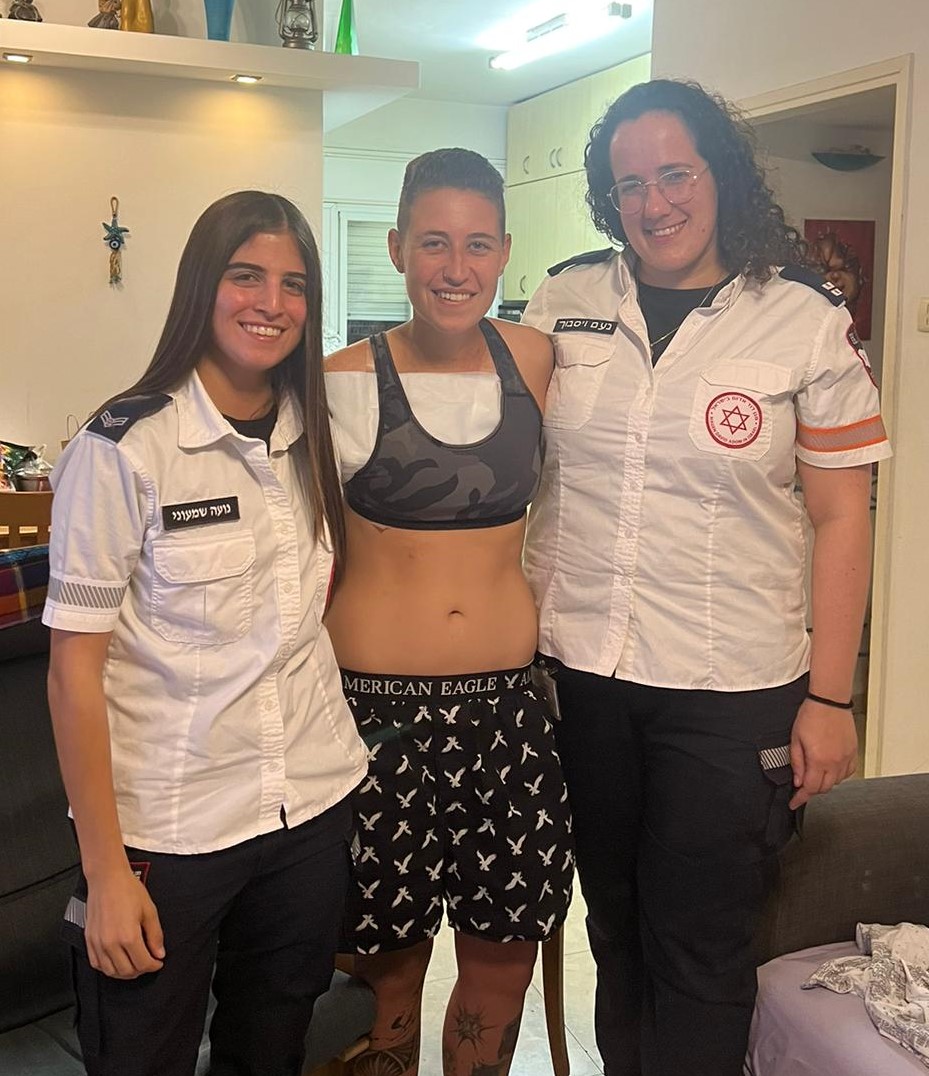 ניצולת המסיבה ברעים נפגשה עם צוות מד"א שטיפל בה