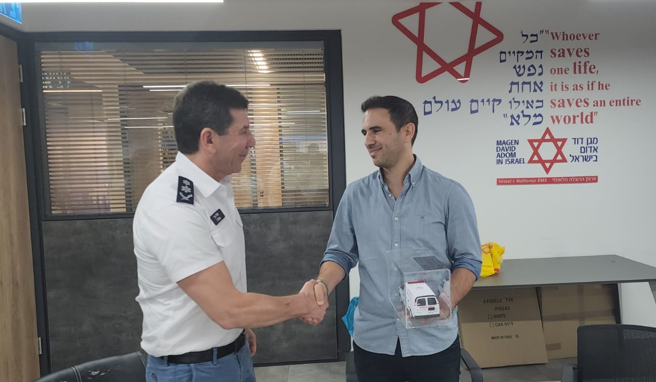 ח"כ רון כץ (יש עתיד) ביקר היום (ג') במגן דוד אדום