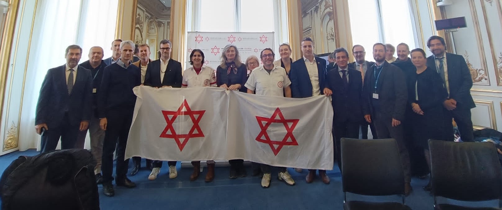 מדריכי מד"א בפריז הדריכו 20 סגני שגרירים בעזרה ראשונה