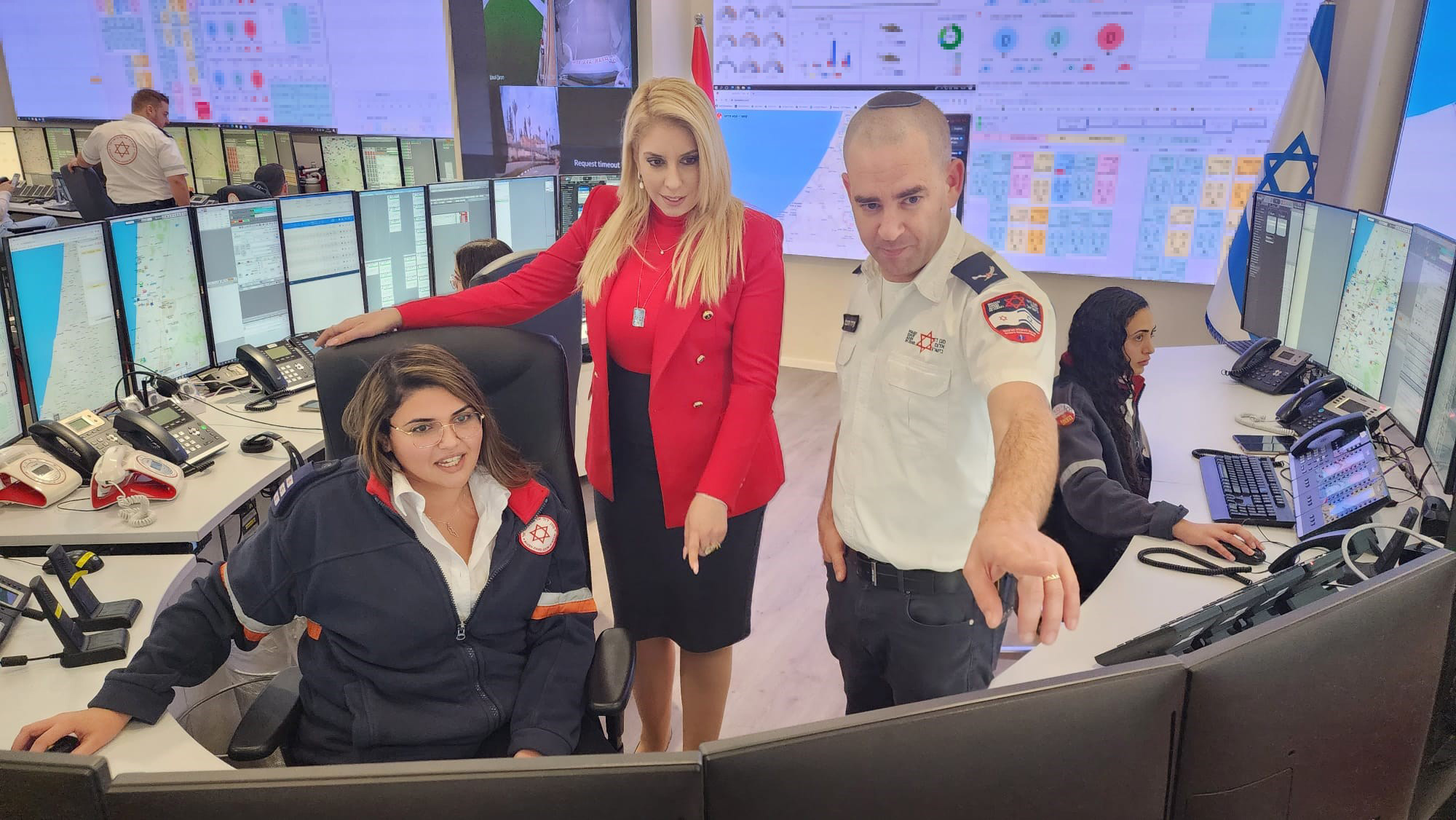 ח"כ שלי טל מירון ביקרה במוקד הלאומי של מד"א