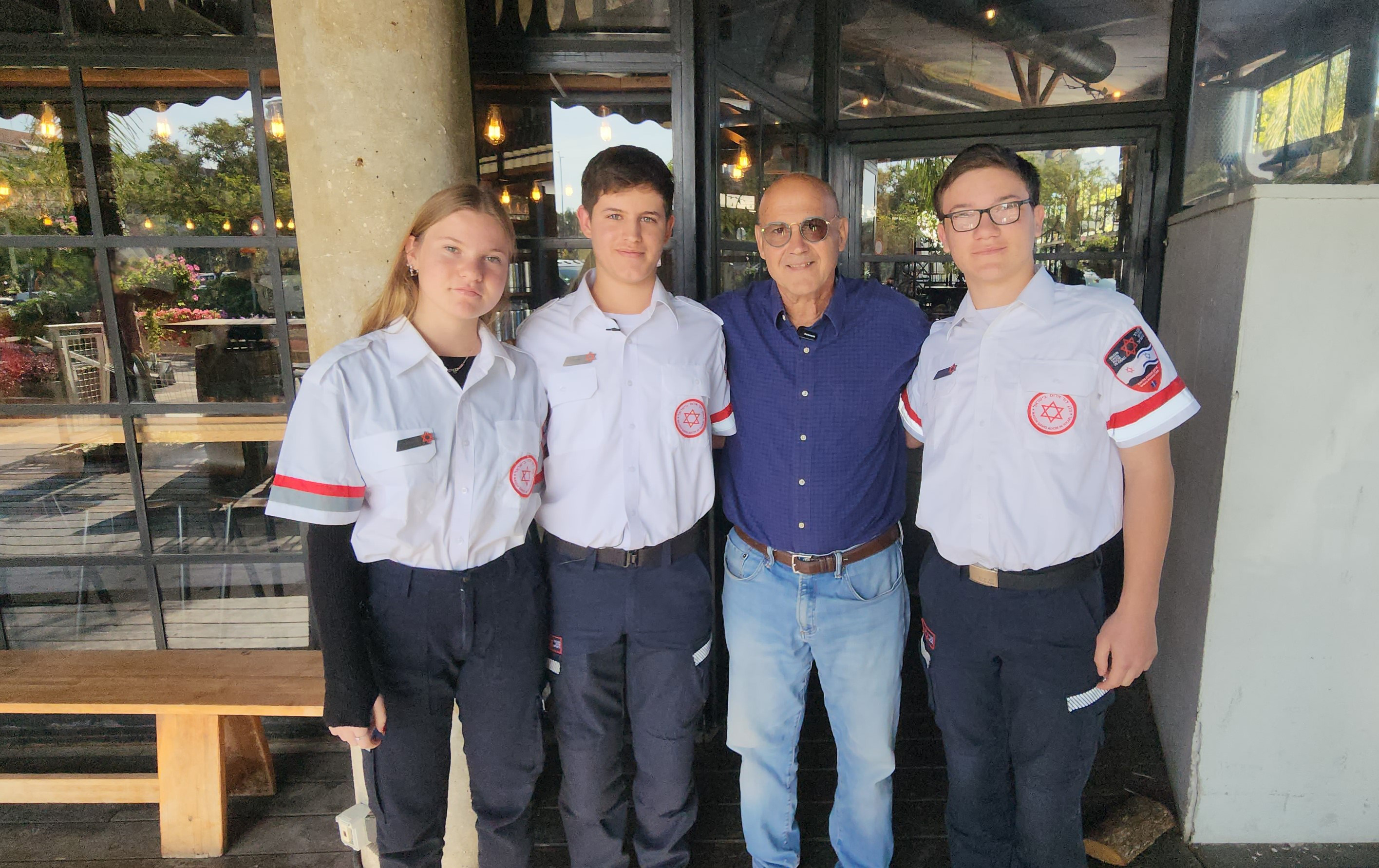 התמוטט בזמן משחק כדורגל, שלושה נערים מתנדבי מד"א הצילו אותו