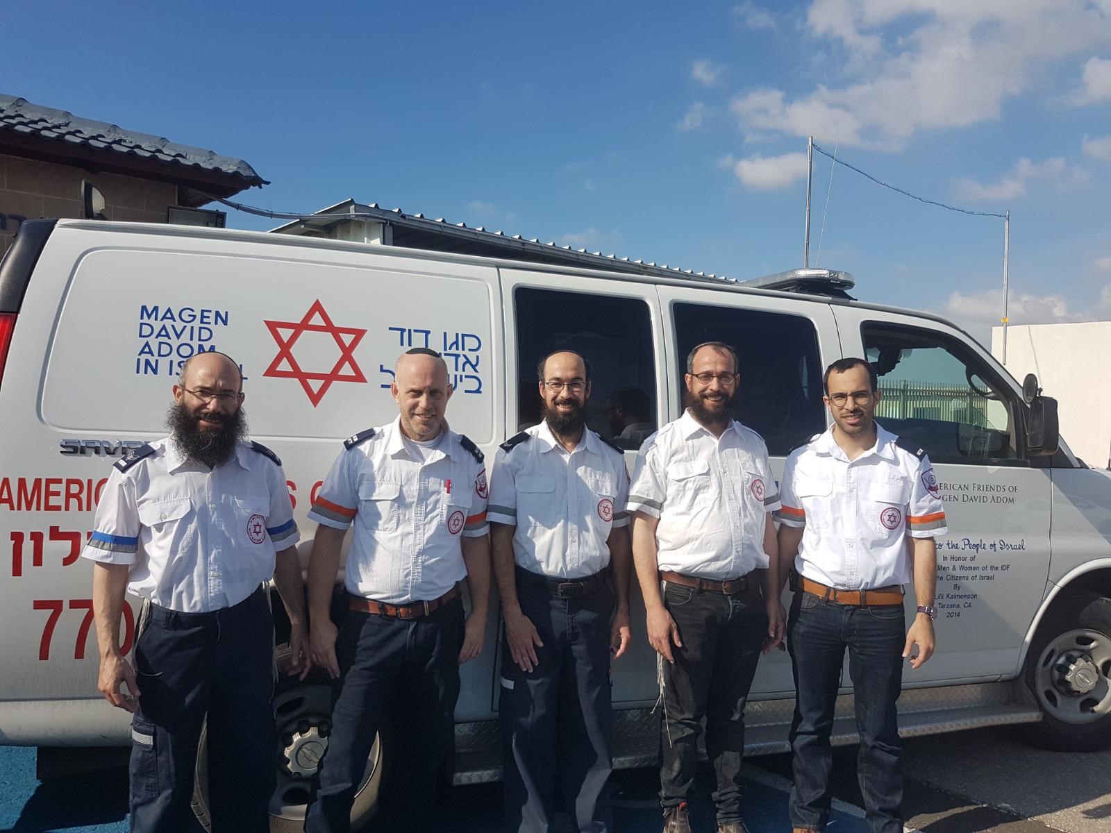 הכל נשאר במשפחה: חמשת האחים שמתנדבים במד"א