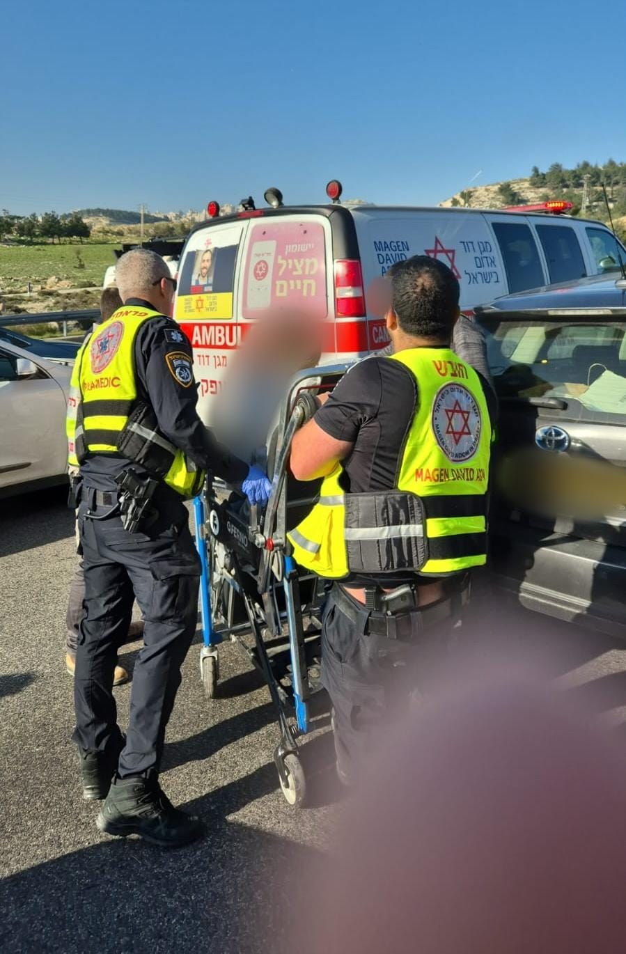 נרצח ו-11 פצועים בפיגוע ירי בכביש מעלה אדומים