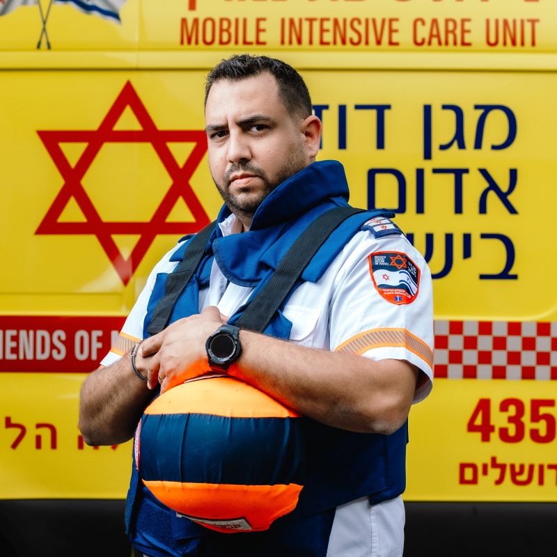 הפראמדיק יוני, על החיים בקריית שמונה תחת מטחי טילים