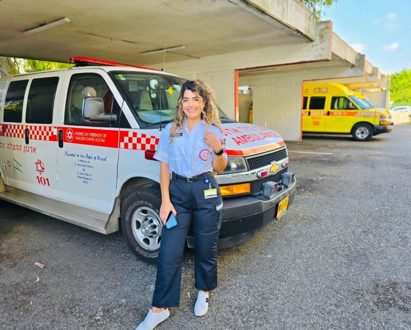 סוגרת מעגל: חוקרת הסרטן שמתנדבת כחובשת מד"א