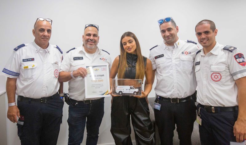 נועה קירל בערב הוקרה למתנדבי נוער מד"א