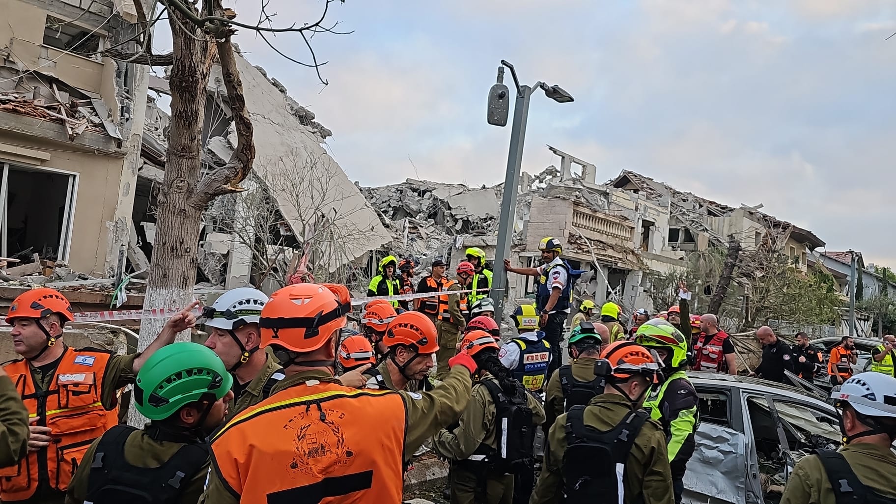 2 הרוגים ו-19 פצועים בפגיעת טיל סמוך לבתים פרטיים במישור החוף