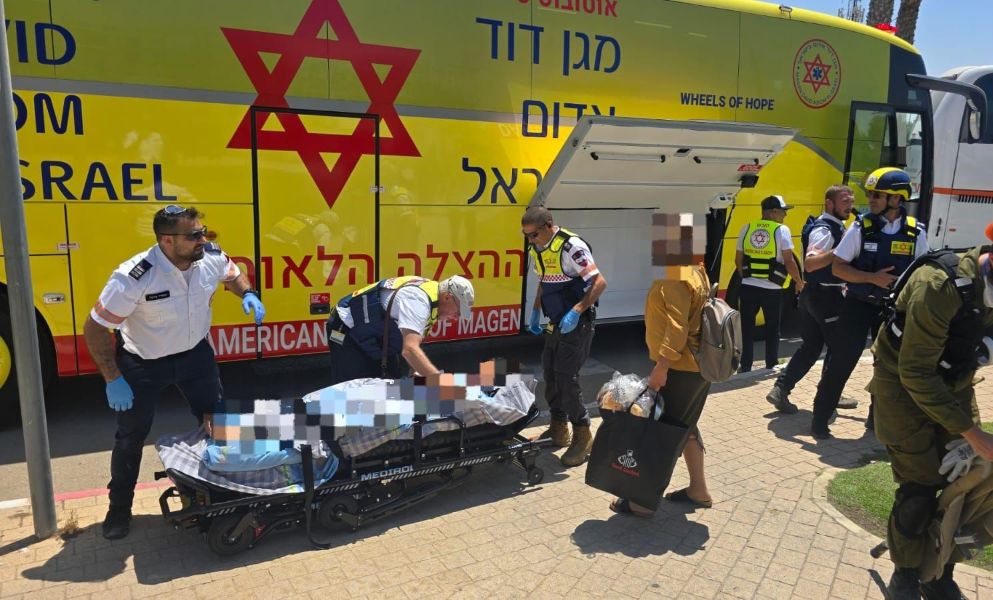 צוות מדא באחת מזירות הנפילה