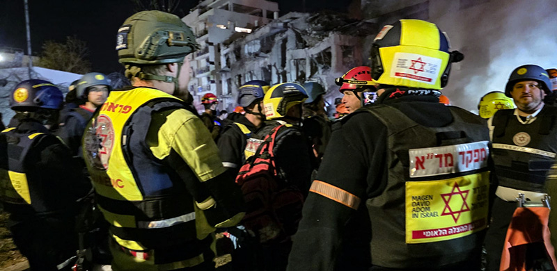 הרוגה ופצועים רבים בפגיעה ישירה בתל אביב