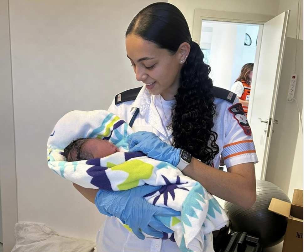 לידת חירום בבית בין האזעקות