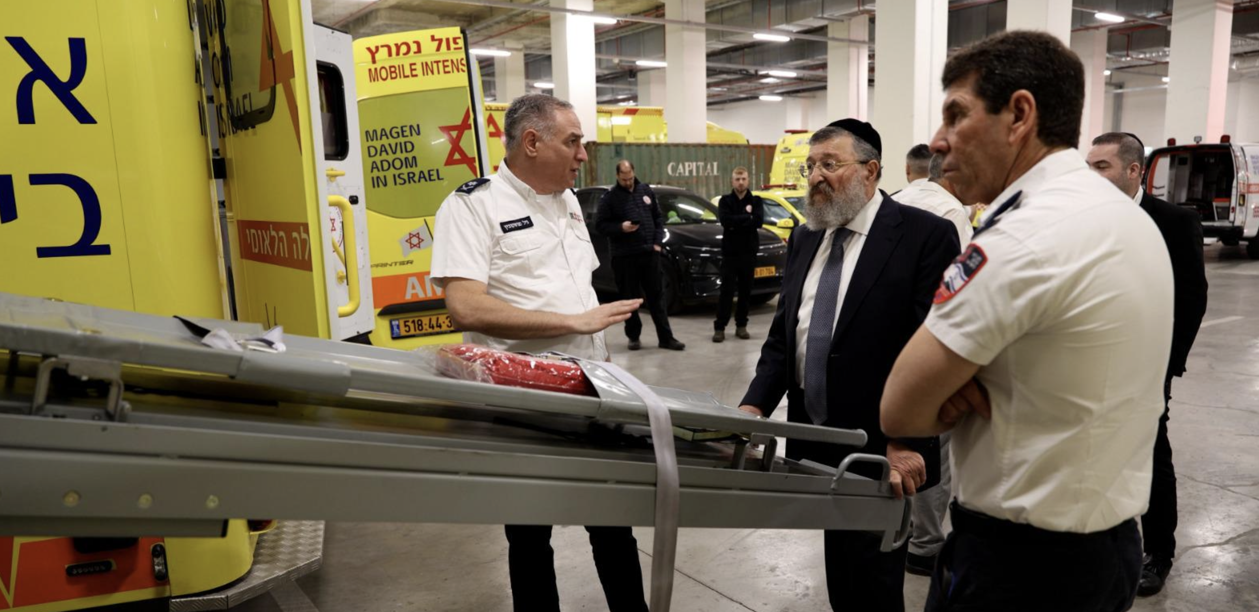 ח״כ יואב בן צור ומנכ"ל הביטוח הלאומי במטה מד"א